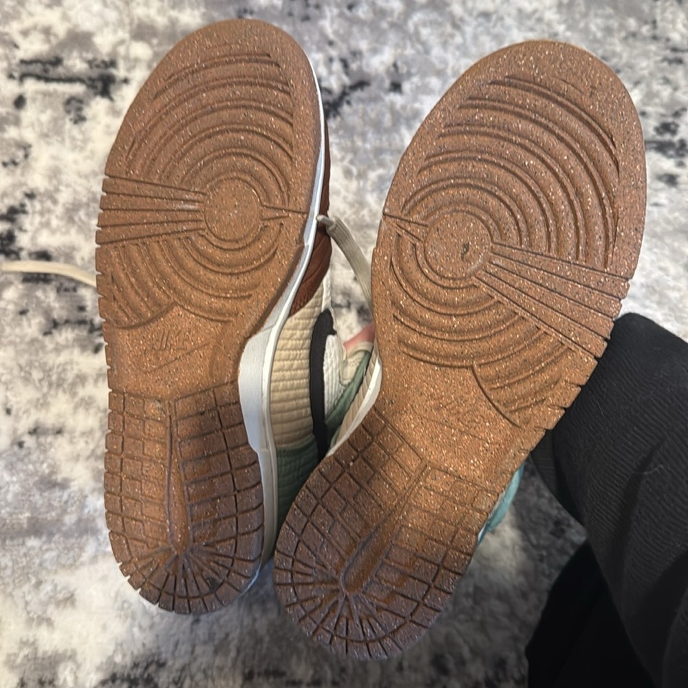 Nike dunks “toasty” with faux fur size 6.5 women’s - Picture 3 of 4